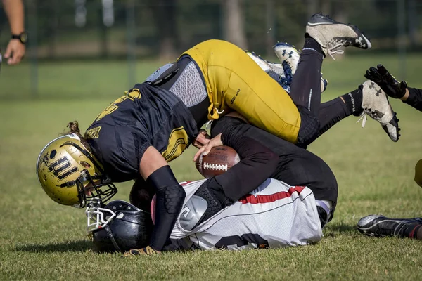Zagreb, Hırvatistan - 07 Ekim 2018: Hırvat futbol ligi, Zagreb Patriots ve Saraybosna Spartalılar arasındaki ilk tur maç (30: 6). Futbolcular iş başında
