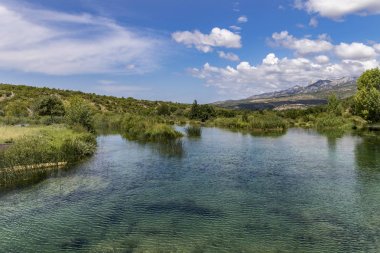 Zrmanja Nehri Kanyonu. River Zrmanja film Winnetou ve Hırvatistan'da da ünlü rafting yeri ünlü filme konumu