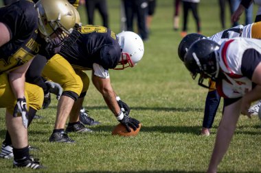 Zagreb, Hırvatistan - 07 Ekim 2018: Hırvat futbol ligi, Zagreb Patriots ve Saraybosna Spartalılar arasındaki ilk tur maç (30: 6). Futbolcular iş başında