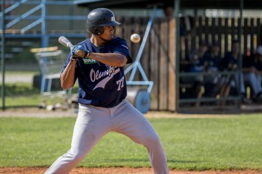 Karlovac, Hırvatistan - 26 Mayıs 2018: Euro Interleague Baseball maçı Beyzbol Kulübü Zagreb ile Bk Olimpija 83. Beyzbol vurucu eylem
