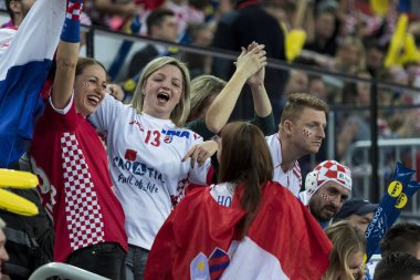 Zagreb, Hırvatistan - 18 Ocak 2018: Avrupa Erkekler Hentbol Şampiyonası, Ehf Euro 2018 ana tur Hırvatistan - Belarus 25: 23. Hırvat taraftarlar tribünde 