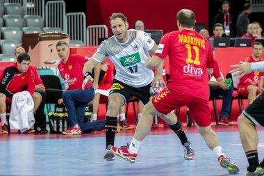 Zagreb, Hırvatistan - 13 Ocak 2018: Avrupa Erkekler Hentbol Şampiyonası, Ehf Euro 2018 C Grubu Almanya - Karadağ 32: 19. Harekette Steffen Weinhold (17) ve Igor Markoviç (11)) 