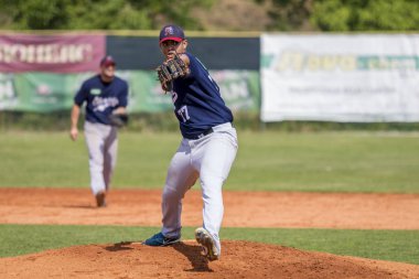 Karlovac, Hırvatistan - 26 Mayıs 2018: Euro Interleague Baseball maçı Beyzbol Kulübü Zagreb ile Bk Olimpija 83. Sürahi iş başında