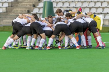 Zagreb, Hırvatistan - 28 Haziran 2018: Hırvatistan 2018 'de Hokey Serisi açıldı. İsviçre ve Galler arasında maç (1-7). Sahada hokey oyuncuları