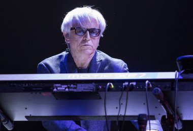 Zagreb, Hırvatistan - 09 Mart 2018: Amerikan rock grubu Toto, 40 Trips Around The Sun Tour 'da. Steve Porcaro klavyeci, besteci ve rock grubu Toto 'nun orijinal üyesi.