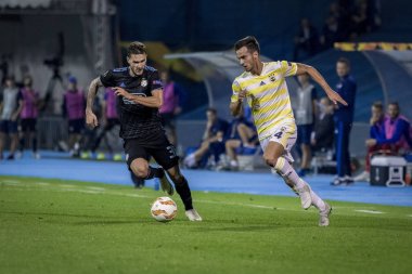 Zagreb, Hırvatistan - 20 Eylül 2018: Uefa Avrupa Ligi 2018 / 2019, Gnk Dinamo vs. Sk Fenerbahçe. Eylemde Baris Alici (24) ve Petar Stojanoviç (30))