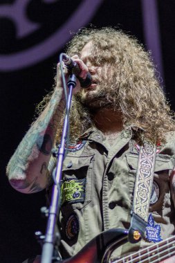 Zagreb, Hırvatistan - 16 Mayıs 2017: Monster Truck grubu Hırvatistan 'ın Arena Zagreb kentinde sahne aldı. Şarkıcı ve basçı Jon Harve