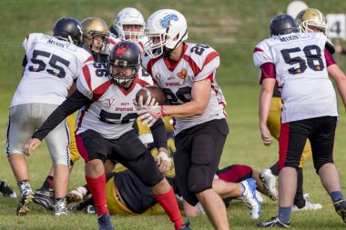 Zagreb, Hırvatistan - 07 Ekim 2018: Hırvat futbol ligi, Zagreb Patriots ve Saraybosna Spartalılar arasındaki ilk tur maç (30: 6). Futbolcular iş başında