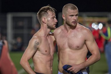 Rijeka, Hırvatistan - 12 Ekim 2018: Uefa Uluslar Ligi maçı Hırvatistan - İngiltere. Ivan Rakitic (7) ve Eric Dier (4))