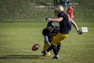Zagreb, Hırvatistan - 07 Ekim 2018: Hırvat futbol ligi, Zagreb Patriots ve Saraybosna Spartalılar arasındaki ilk tur maç (30: 6). Futbolcular iş başında