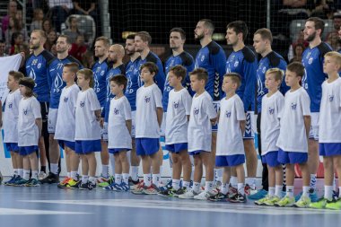 Zagreb, Hırvatistan - 29 Eylül 2018: Ehf man 's Championship League. PD Zagreb, Paris Saint-Germain 'e karşı. Zagreb oyuncuları sıralanıyor
