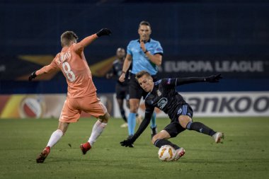 Zagreb, Hırvatistan - 13 Aralık 2018: Uefa Avrupa Ligi 2018 / 2019, Gnk Dinamo Anderlecht 'e karşı. Oyuncular iş başında.