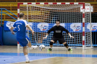 Zagreb, Hırvatistan - 09 Aralık 2017: Hırvat İç Futbol Turnuvası Kutija Sibica. Kutija Sibica, 1970 yılından beri düzenlenen bir turnuvadır. İki takımın oyuncuları iş başında