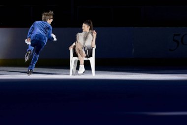 Zagreb, Hırvatistan - 09 Aralık 2017: Zagreb 'de artistik patinaj yarışması Golden Spin 2017 galası. Kaitlin Hawayek ve Jean-Luc Baker Usa