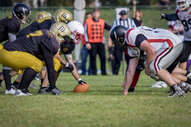 Zagreb, Hırvatistan - 07 Ekim 2018: Hırvat futbol ligi, Zagreb Patriots ve Saraybosna Spartalılar arasındaki ilk tur maç (30: 6). Futbolcular iş başında