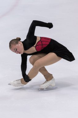 Zagreb, Hırvatistan - 08 Aralık 2017: Zagreb 'de artistik patinaj yarışması Golden Spin. Beyaz Rusya 'dan Katsiarina Pakhamovich