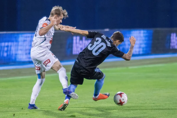 Zagreb, Hırvatistan - 21 Temmuz 2017: Dinamo Zagreb (Cro) ile Odd (Nor) arasında oynanan Uefa Avrupa Ligi 3. tur ön eleme maçı. Petar Stojanoviç (30) düelloda 