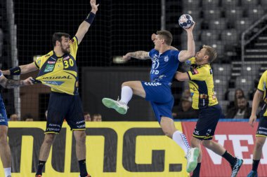 Zagreb, Hırvatistan - 29 Kasım 2017: Ehf Velux Şampiyonlar Ligi PPD Zagreb - Rhein-Neckar Lowen. Mario Vuglac (74) ve Guardiola Villaplana Gedeon (30))