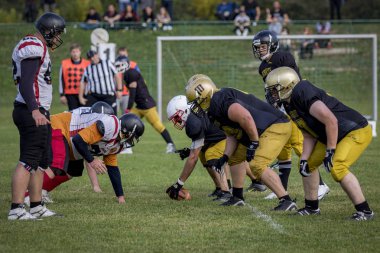 Zagreb, Hırvatistan - 07 Ekim 2018: Hırvat futbol ligi, Zagreb Patriots ve Saraybosna Spartalılar arasındaki ilk tur maç (30: 6). Futbolcular iş başında