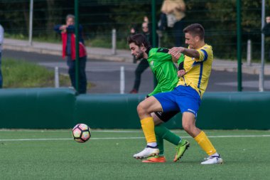 Zagreb, Hırvatistan - 07 Ekim 2017: Üçüncü Hırvat futbol ligi Nk Maksimir vs. Vrapce. Topla koşan oyuncu