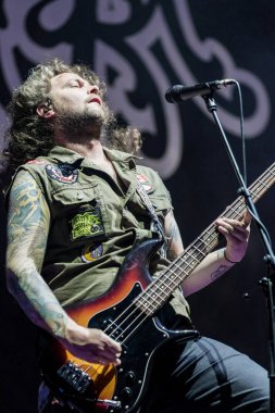 Zagreb, Hırvatistan - 16 Mayıs 2017: Monster Truck grubu Hırvatistan 'ın Arena Zagreb kentinde sahne aldı. Şarkıcı ve basçı Jon Harve