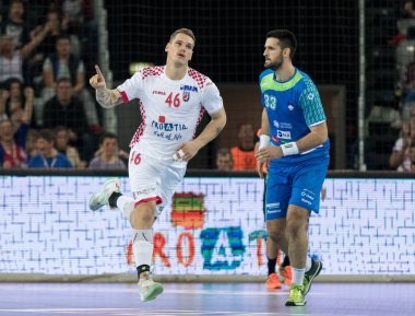 Zagreb, Hırvatistan - 28 Ekim 2017: Hırvatistan ve Slovenya 'nın ulusal temsilcisi arasında dostça bir hentbol maçı. Mario Vuglac (46) ve Igor Zabiç (33))