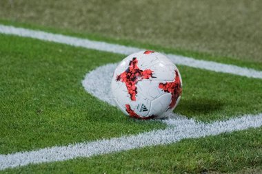Zagreb, Hırvatistan - 21 Temmuz 2017: Dinamo Zagreb (Cro) ile Odd (Nor) arasında oynanan Uefa Avrupa Ligi 3. tur ön eleme maçı. Adidas resmi Uefa topu köşede 