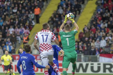 Rijeka, Hırvatistan - 06 Ekim 2017: 2018 Fifa Dünya Kupası Rusya Avrupa elemeleri. Hırvatistan - Finlandiya. Mario Mandzukic (17)) 