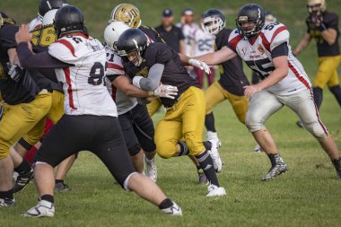 Zagreb, Hırvatistan - 07 Ekim 2018: Hırvat futbol ligi, Zagreb Patriots ve Saraybosna Spartalılar arasındaki ilk tur maç (30: 6). Futbolcular iş başında