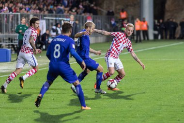 Rijeka, Hırvatistan - 06 Ekim 2017: 2018 Fifa Dünya Kupası Rusya Avrupa elemeleri. Hırvatistan - Finlandiya. Ivan Rakitic (7) düelloda