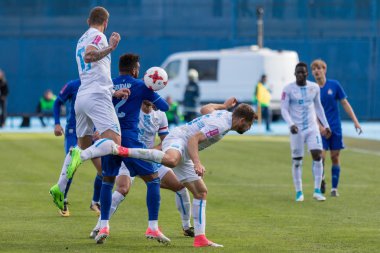 Zagreb, Hırvatistan - 28 Ekim 2017: Gnk Dinamo ile Hnk Rijeka arasındaki Hırvatistan İlk Futbol Ligi maçı. Hilal Soudani (2) ve Dario Zupariç (13) görev başında 