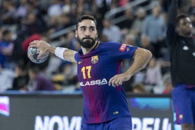 Zagreb, Hırvatistan - 23 Kasım 2017: Ehf Velux Şampiyonlar Ligi PD Zagreb - Fc Barcelona Lassa. Valero Rivera Folch (17) golü atıyor