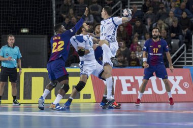 Zagreb, Hırvatistan - 23 Kasım 2017: Ehf Velux Şampiyonlar Ligi PD Zagreb - Fc Barcelona Lassa. Dobrivoje Markoviç (15) golü atıyor