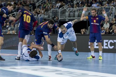 Zagreb, Hırvatistan - 23 Kasım 2017: Ehf Velux Şampiyonlar Ligi PD Zagreb - Fc Barcelona Lassa. Leon Susnja (19) iş başında