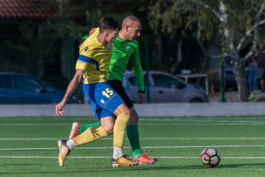 Zagreb, Hırvatistan - 07 Ekim 2017: Üçüncü Hırvat futbol ligi Nk Maksimir vs. Vrapce. Topla koşan oyuncu