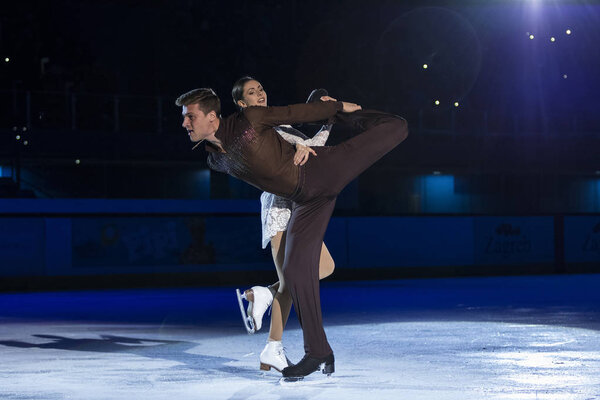 ЗАГРЕБ, КРОАТИЯ - 09 ДЕКАБРЯ 2017: Конкурс фигурного катания Golden Spin of Zagreb 2017. Наталья Забияко и Александр Энберт РУС
