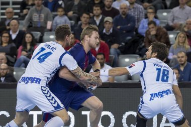 Zagreb, Hırvatistan - 23 Kasım 2017: Ehf Velux Şampiyonlar Ligi PD Zagreb - Fc Barcelona Lassa. Aron Palmarsson (34) iş başında