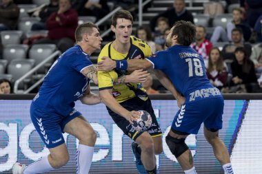 Zagreb, Hırvatistan - 29 Kasım 2017: Ehf Velux Şampiyonlar Ligi PPD Zagreb - Rhein-Neckar Lowen. Taleski Filip (28) ve Zlatko Horvat (18))