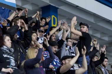 Zagreb, Hırvatistan - 21 Aralık 2017: Medvescak Zagreb ile Dornbirn arasında Ebel buz hokeyi ligi maçı. Medvescak hayranları 