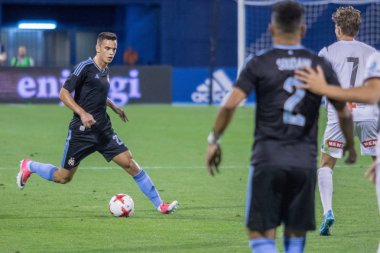 Zagreb, Hırvatistan - 21 Temmuz 2017: Dinamo Zagreb (Cro) ile Odd (Nor) arasında oynanan Uefa Avrupa Ligi 3. tur ön eleme maçı. Nikola Moro (27) top sürüyor