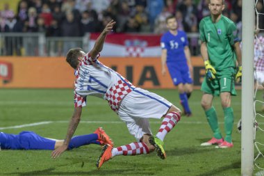 Rijeka, Hırvatistan - 06 Ekim 2017: 2018 Fifa Dünya Kupası Rusya Avrupa elemeleri. Hırvatistan - Finlandiya. Mario Mandzukic (17))