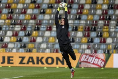 Rijeka, Hırvatistan - 12 Ekim 2018: Uefa Uluslar Ligi maçı Hırvatistan - İngiltere. Eylem Dominik Livakovic (Gk-1)