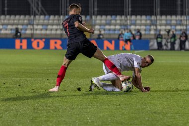 Rijeka, Hırvatistan - 12 Ekim 2018: Uefa Uluslar Ligi maçı Hırvatistan - İngiltere. Eylem Ross Barkley (7) ve Ivan Rakitic (7))