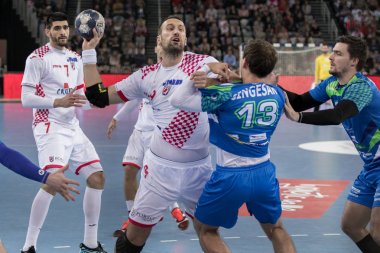 Zagreb, Hırvatistan - 28 Ekim 2017: Hırvatistan ve Slovenya 'nın ulusal temsilcisi arasında dostça bir hentbol maçı. Igor Vori (9) iş başında