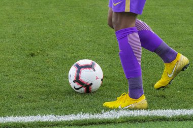 Zagreb, Hırvatistan - 31 Temmuz 2018: Arap Kulüp Şampiyonlar Kupası, Al Ain - Es Setif. Top ve bacaklar
