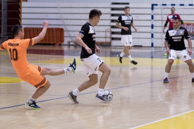 Zagreb, Hırvatistan - 02 Aralık 2017: Hırvat İç Futbol Turnuvası Kutija Sibica. Kutija Sibica, 1970 yılından beri düzenlenen bir turnuvadır. İki takımın oyuncuları iş başında