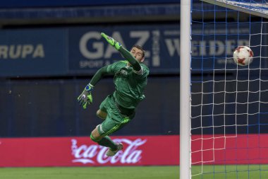 Zagreb, Hırvatistan - 14 Ağustos 2018: Uefa Şampiyonları Leauge eleme turu. Gnk Dinamo, Fc Astana 'ya karşı. Eylem sırasında Nenad Eric (1). Top giriş golü.