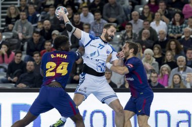 Zagreb, Hırvatistan - 23 Kasım 2017: Ehf Velux Şampiyonlar Ligi PD Zagreb - Fc Barcelona Lassa. Damir Bicaniç (77) golü atıyor