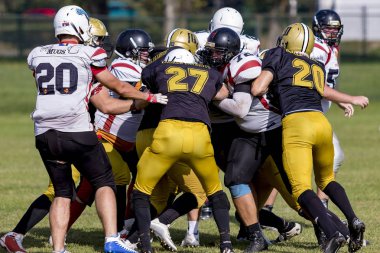 Zagreb, Hırvatistan - 07 Ekim 2018: Hırvat futbol ligi, Zagreb Patriots ve Saraybosna Spartalılar arasındaki ilk tur maç (30: 6). Futbolcular iş başında