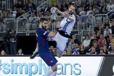 Zagreb, Hırvatistan - 23 Kasım 2017: Ehf Velux Şampiyonlar Ligi PD Zagreb - Fc Barcelona Lassa. Damir Bicaniç (77) golü atıyor
